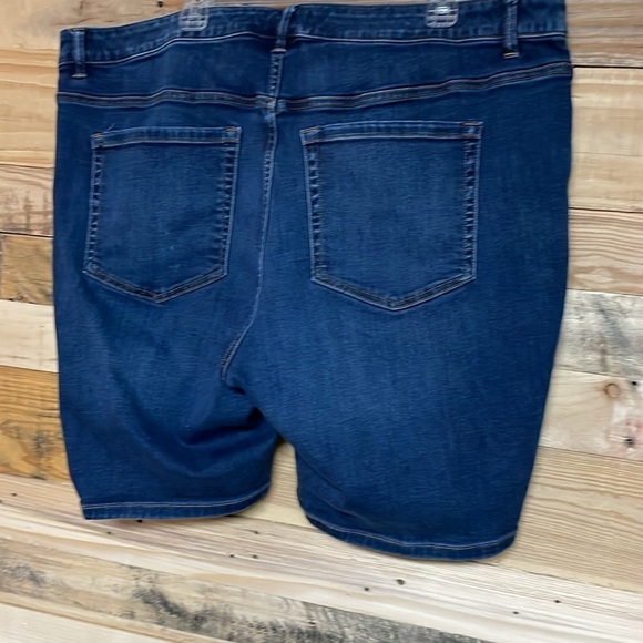 Lane Bryant Size 26 Dark Blue Flex Magic Waistband Mid-rise Bermuda Denim Shorts - Picture 7 of 9